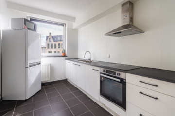 88402a0ddb444a3b94d546e29b37ea09